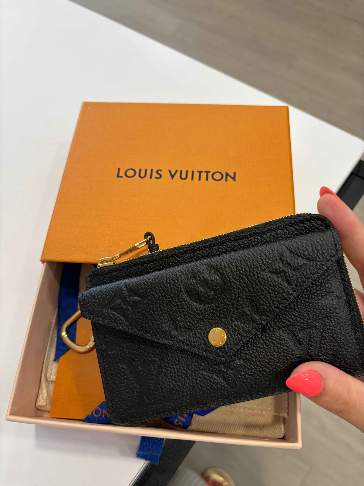 Tarjetero Louis Vuitton Recto Verso: Elegancia y Funcionalidad en tu Bolsillo