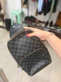 Bandolera Louis Vuitton Avenue Sling Bag: Elegancia y Funcionalidad para tu Estilo Diario