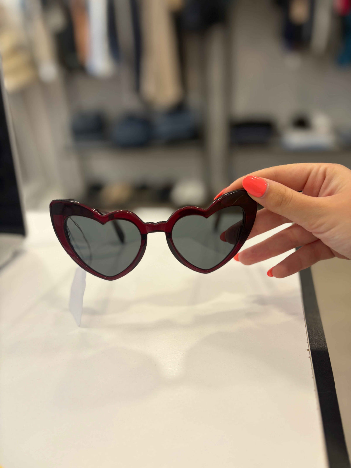 Gafas de sol Saint Laurent SL 181 LouLou: Elegancia y Protección en Cada Destello