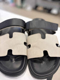 Sandalias Hermès Chypre en Tela H y Piel de Becerro Negra