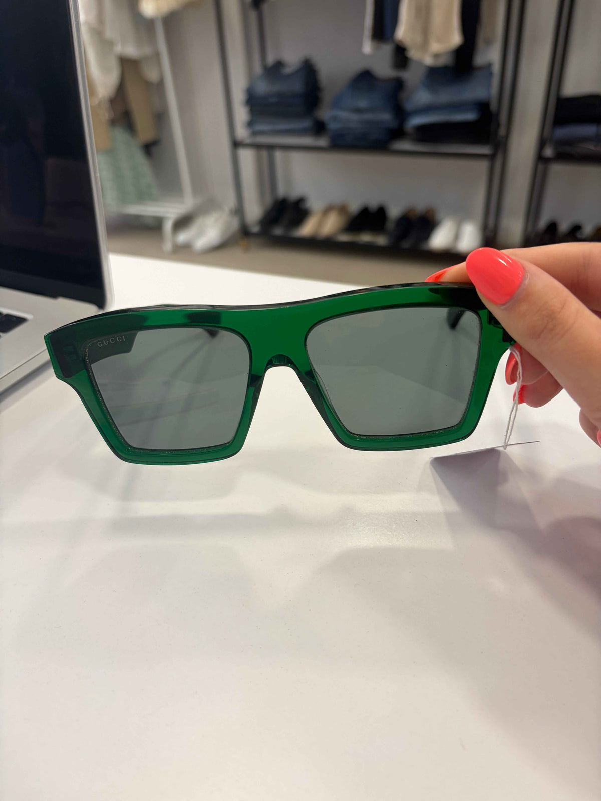 Gafas de Sol Gucci GG0962S - Estilo Retro y Protección UV en Color Verde Esmeralda