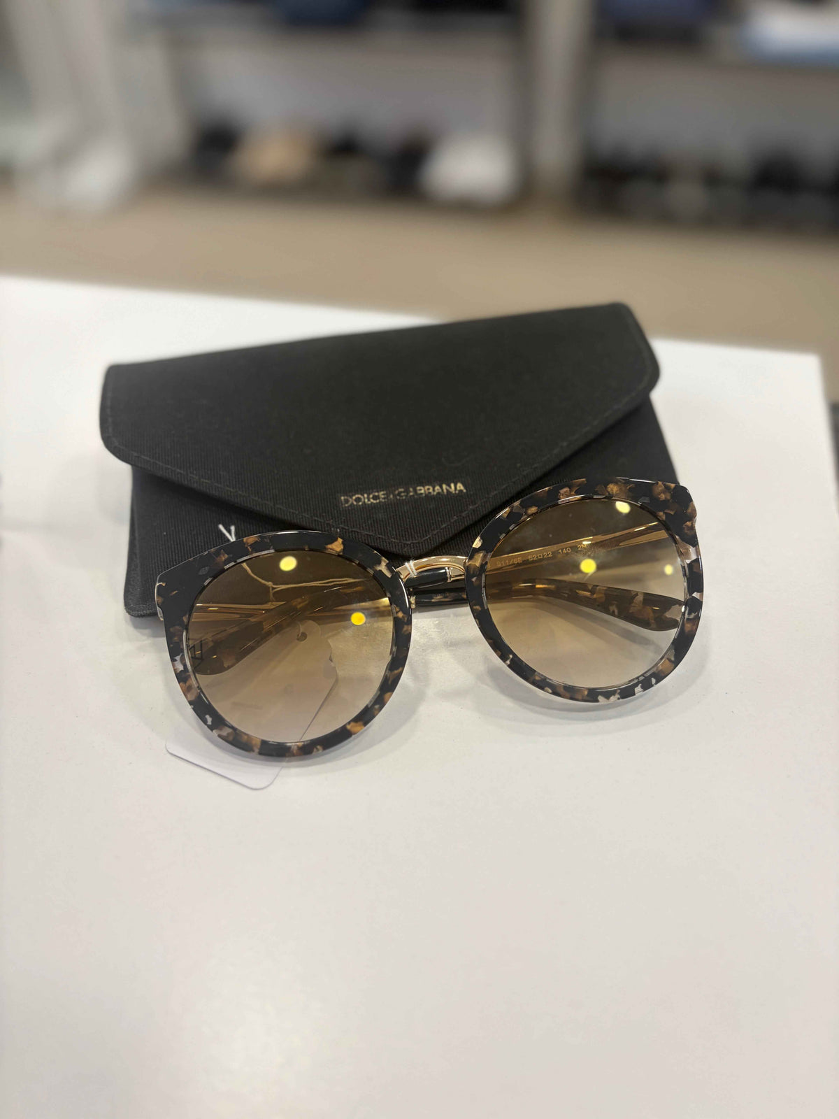 Gafas de Sol Dolce & Gabbana DG4268: Estilo y Protección UV en Un Solo Accesorio
