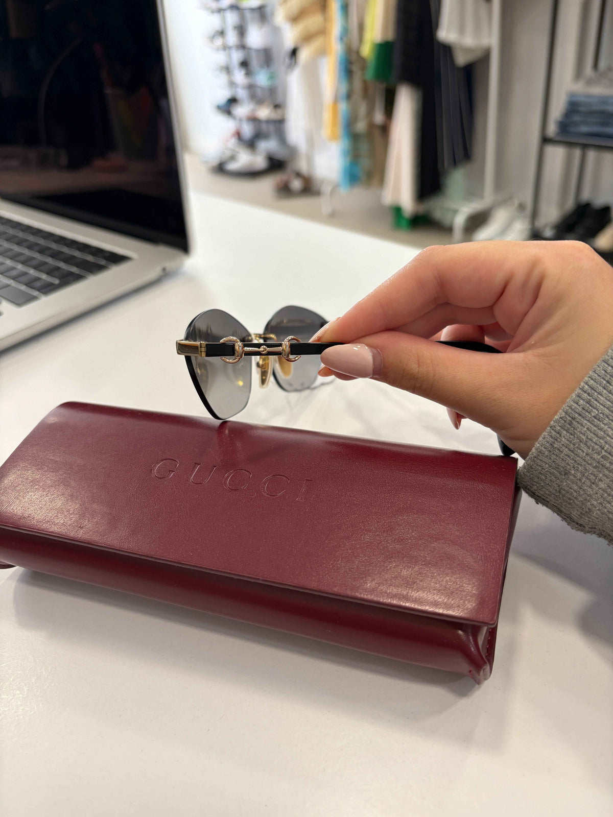Gafas de Sol Gucci GG1221S Hollywood Forever: Elegancia y Estilo Sin Igual