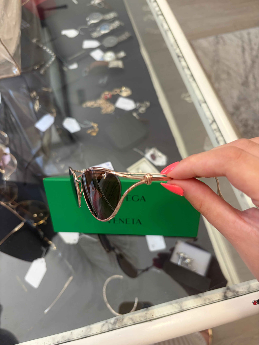 Gafas de Sol Bottega Veneta BV1330S: Estilo y Elegancia para Cada Ocasión