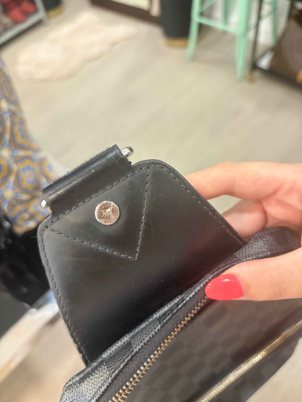 Bandolera Louis Vuitton Avenue Sling Bag: Elegancia y Funcionalidad para tu Estilo Diario
