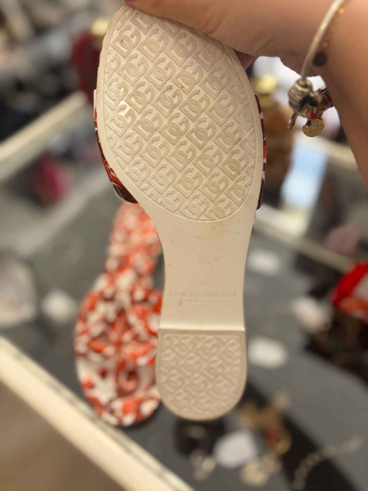 Sandalias Dolce & Gabbana: Estilo y Confort para Cada Ocasión