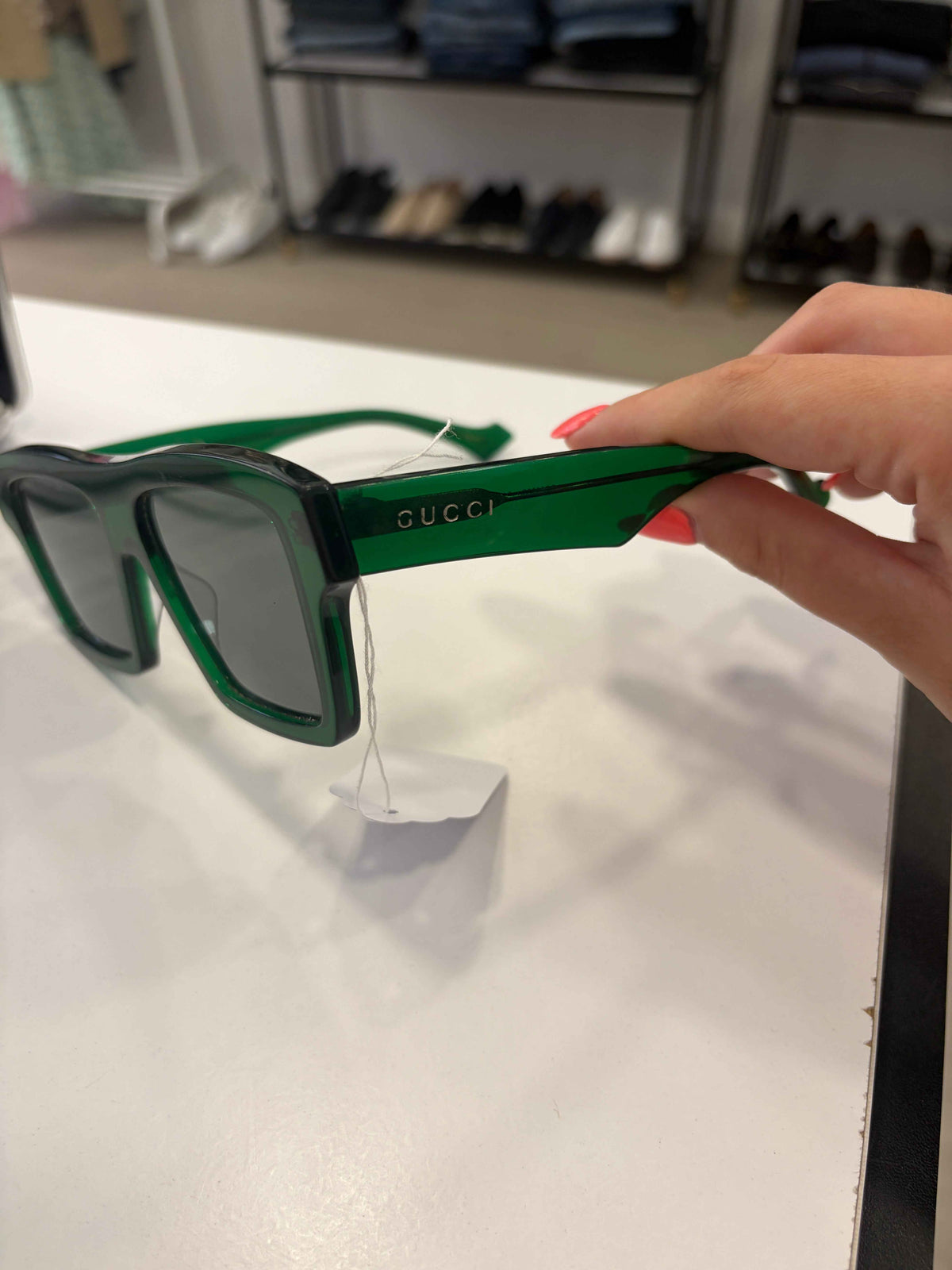 Gafas de Sol Gucci GG0962S - Estilo Retro y Protección UV en Color Verde Esmeralda