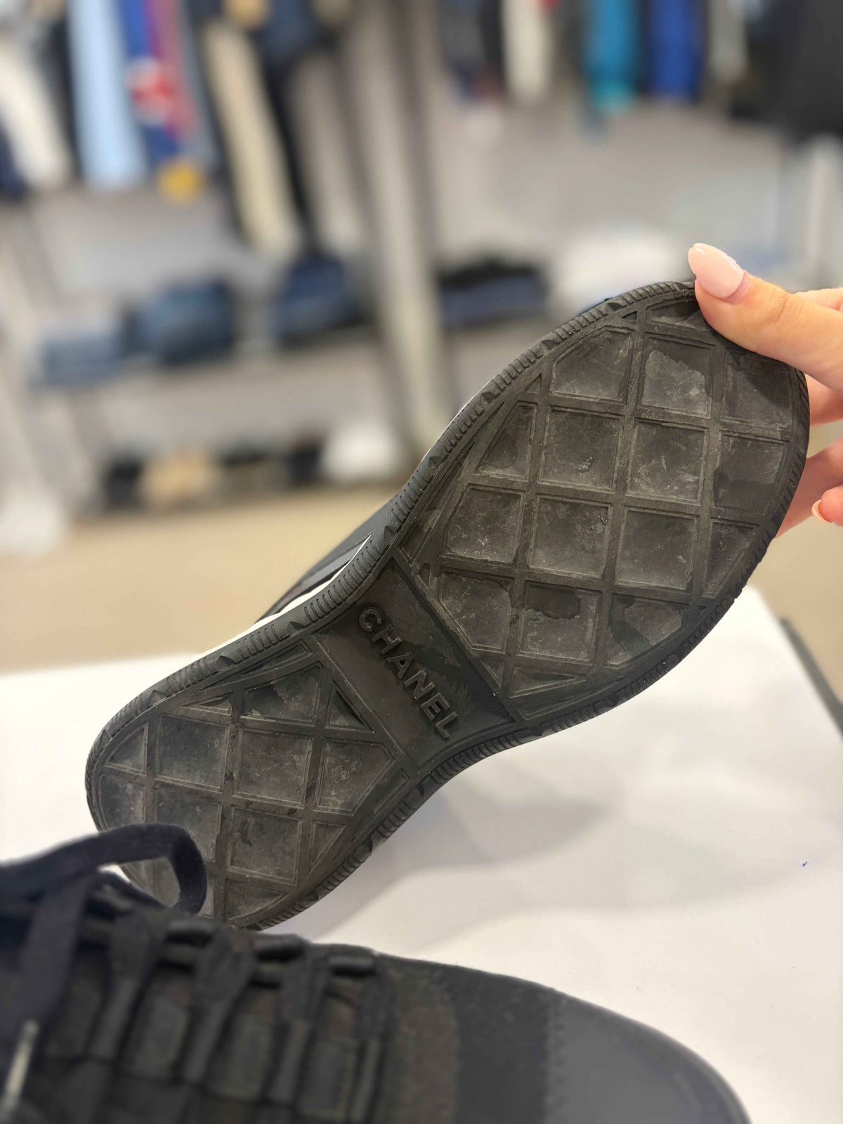 Zapatillas Deportivas Chanel CC Logo Negras para Un Estilo Elegante y Casual