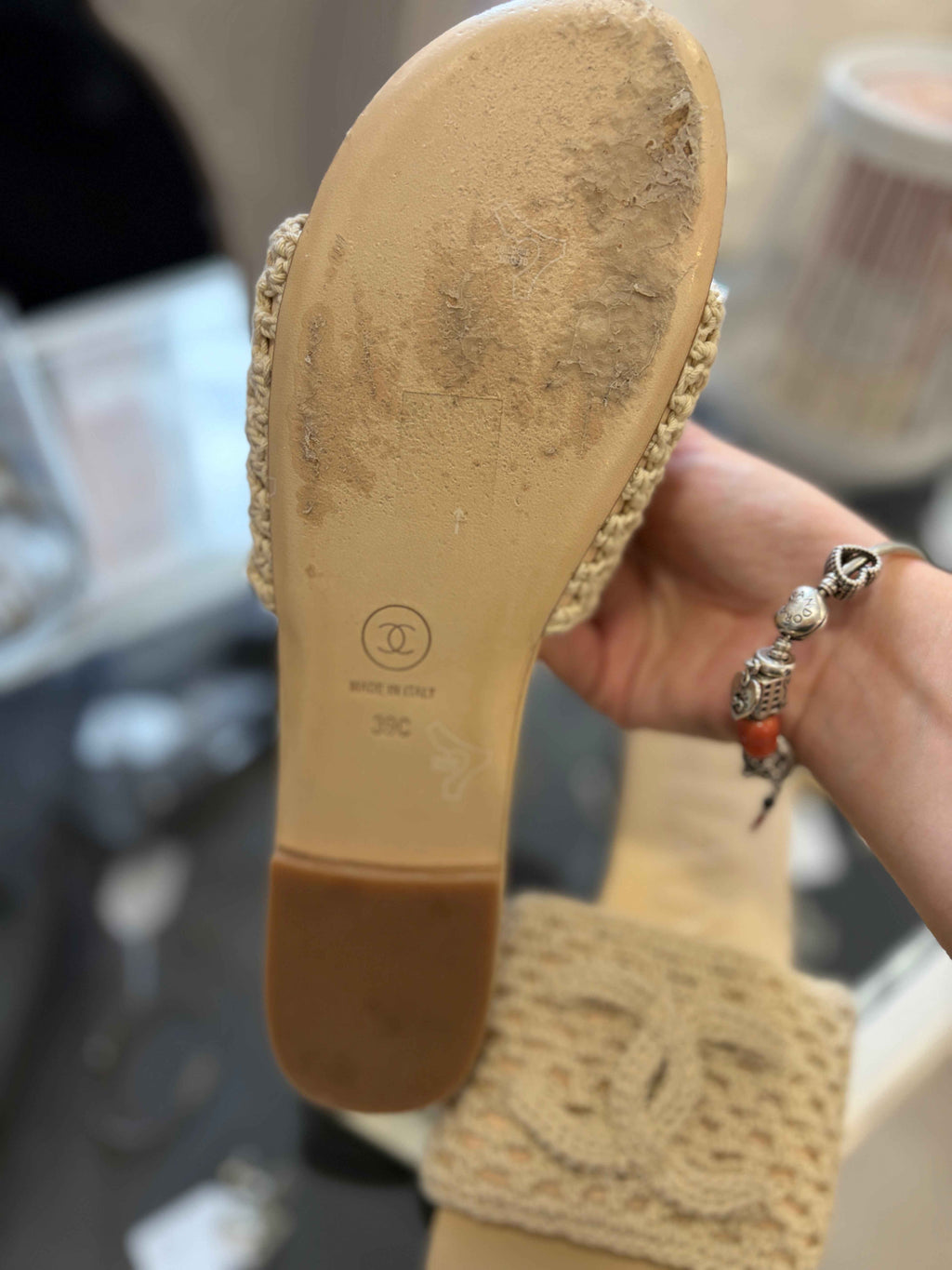 Palas de Crochet Chanel Beige: Comodidad y Elegancia para Cada Ocasión