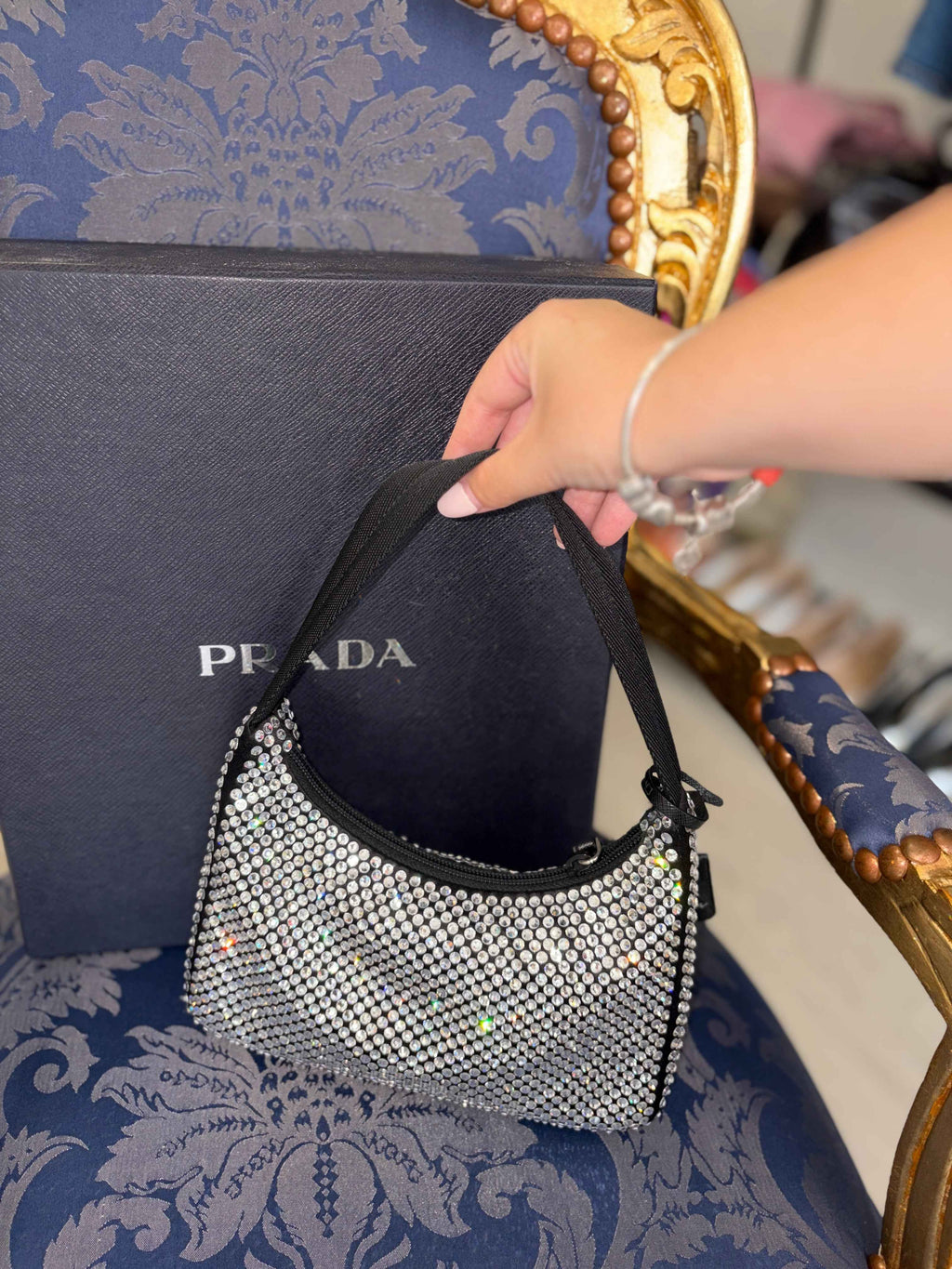 Minibolso de Hombro Prada Re-Edition 2000: Elegancia y Estilo Atemporal