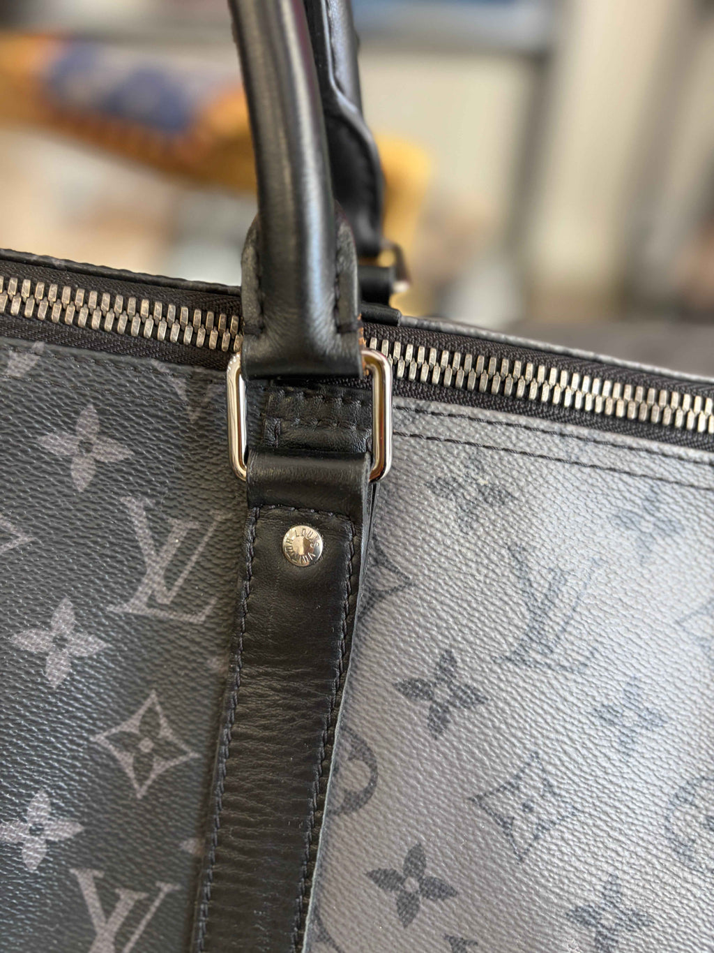 Bolso de Viaje Louis Vuitton Keepall Bandoulière: Elegancia y Funcionalidad para Tus Aventuras