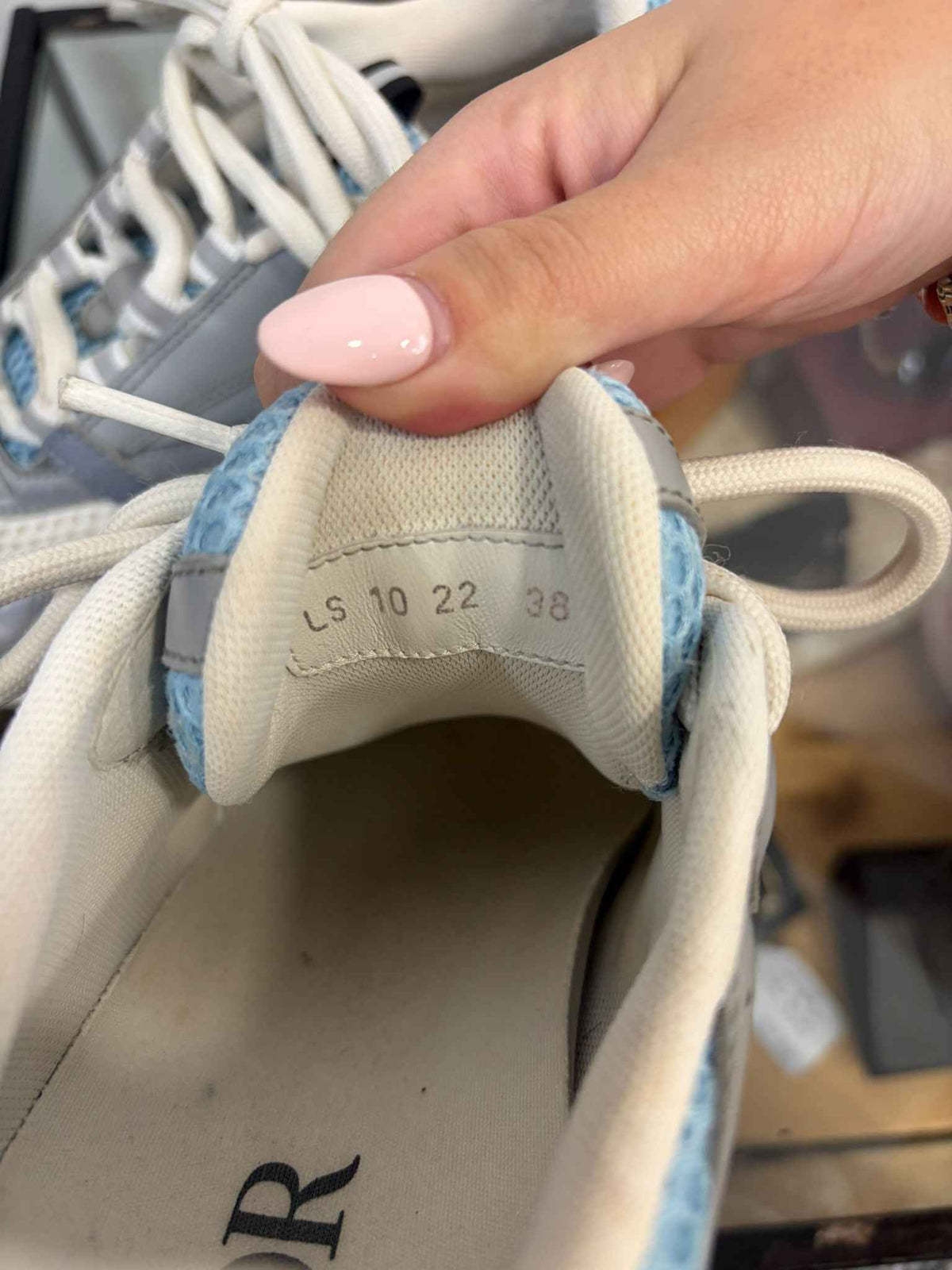 Zapatillas Dior B22: Elegancia y Comodidad en Cada Paso