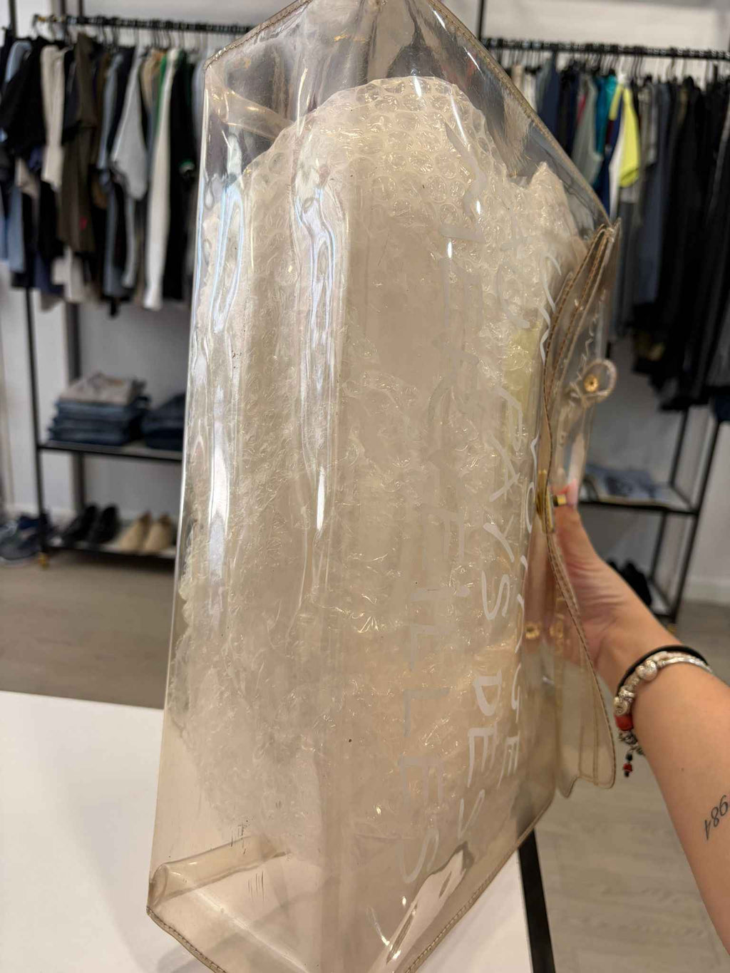 Bolso Hermès Vinyl Kelly 40'' – Un icónico souvenir de lujo