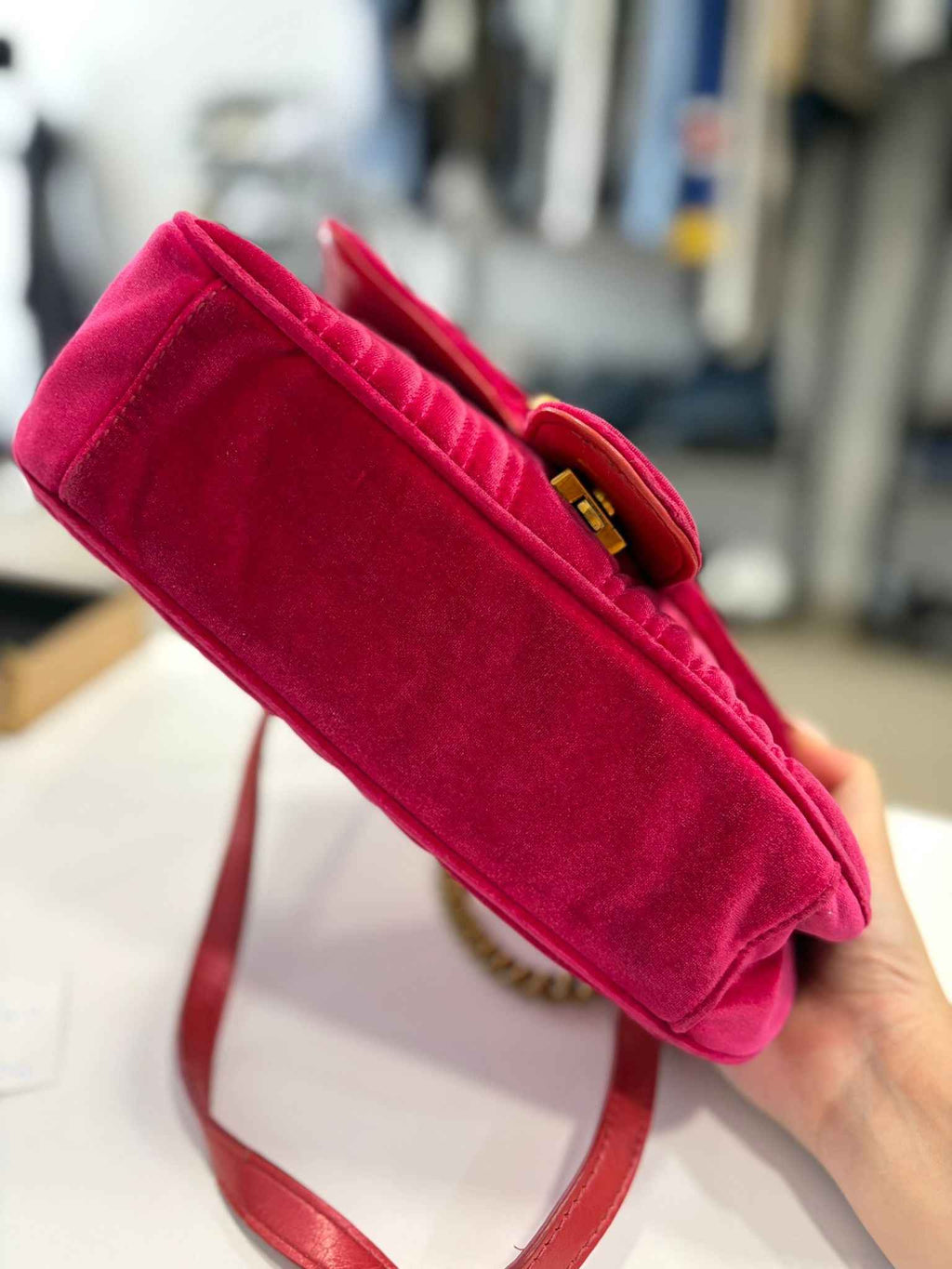 Bolso Gucci GG Marmont: Elegancia y Estilo en tu Hombro