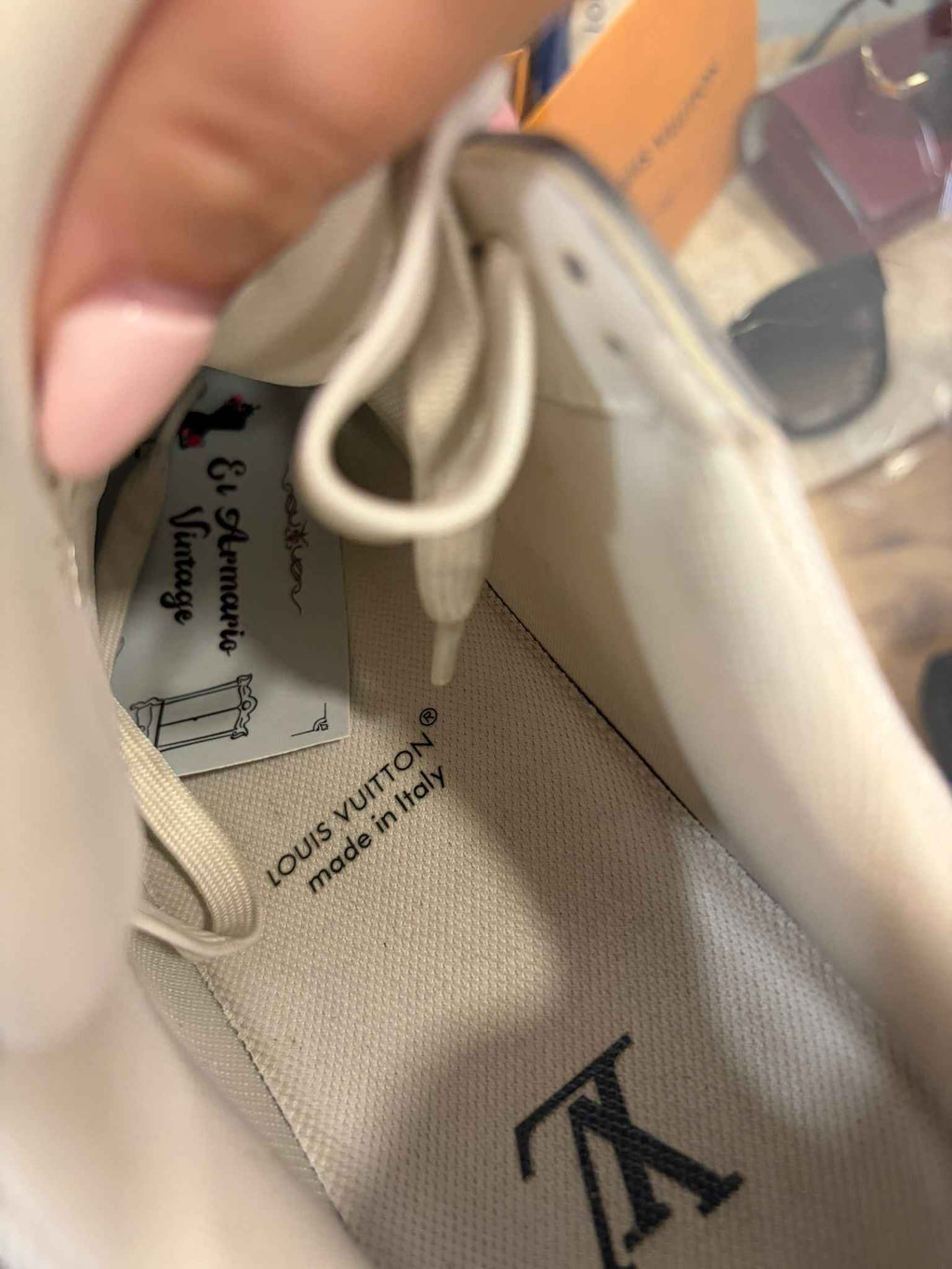 Zapatillas Louis Vuitton Monogram Denim: Estilo y Confort en Cada Paso
