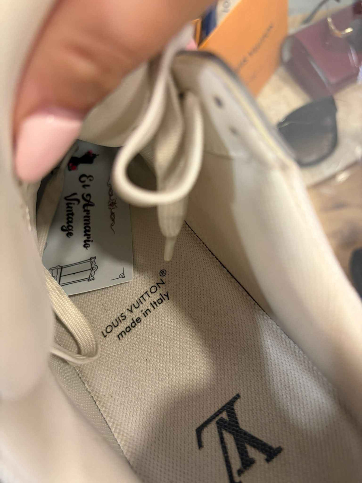 Zapatillas Louis Vuitton Monogram Denim: Estilo y Confort en Cada Paso
