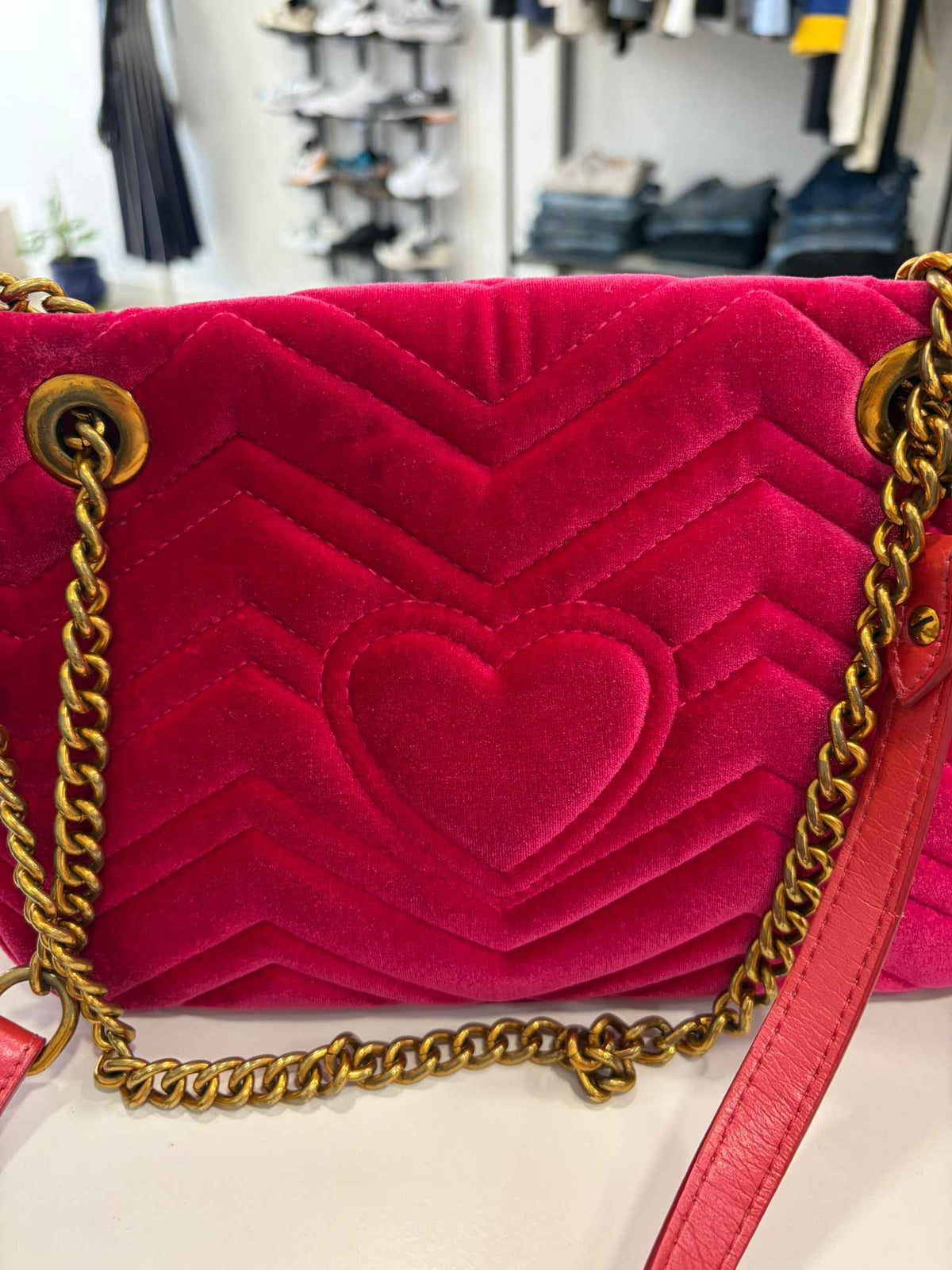 Bolso Gucci GG Marmont: Elegancia y Estilo en tu Hombro