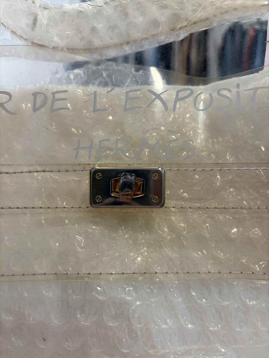 Bolso Hermès Vinyl Kelly 40'' – Un icónico souvenir de lujo