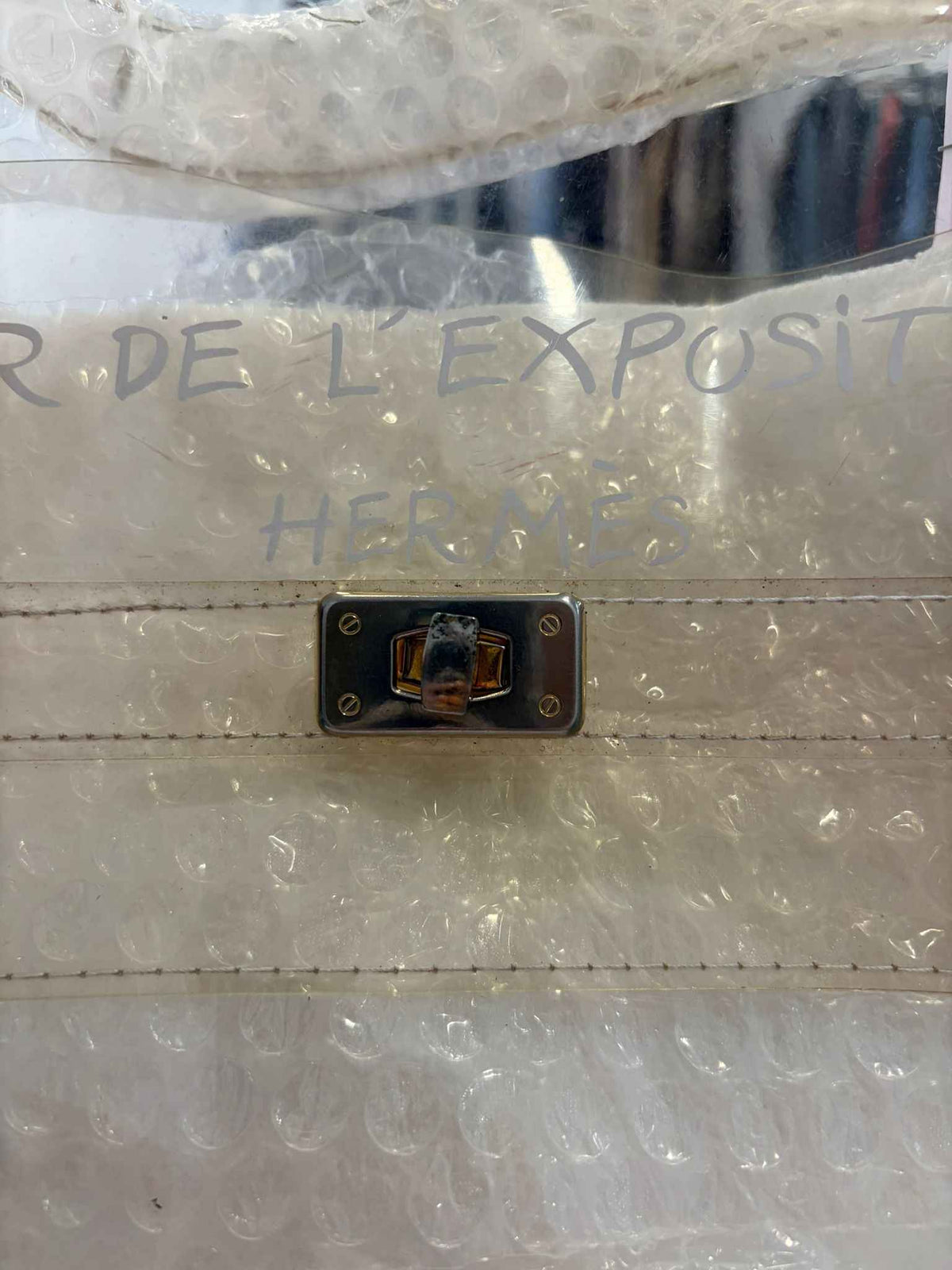 Bolso Hermès Vinyl Kelly 40'' – Un icónico souvenir de lujo