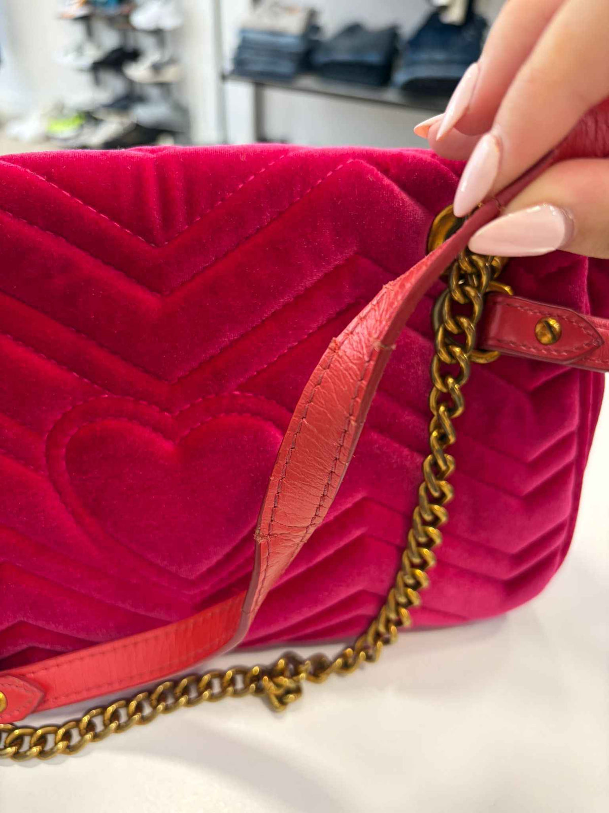 Bolso Gucci GG Marmont: Elegancia y Estilo en tu Hombro