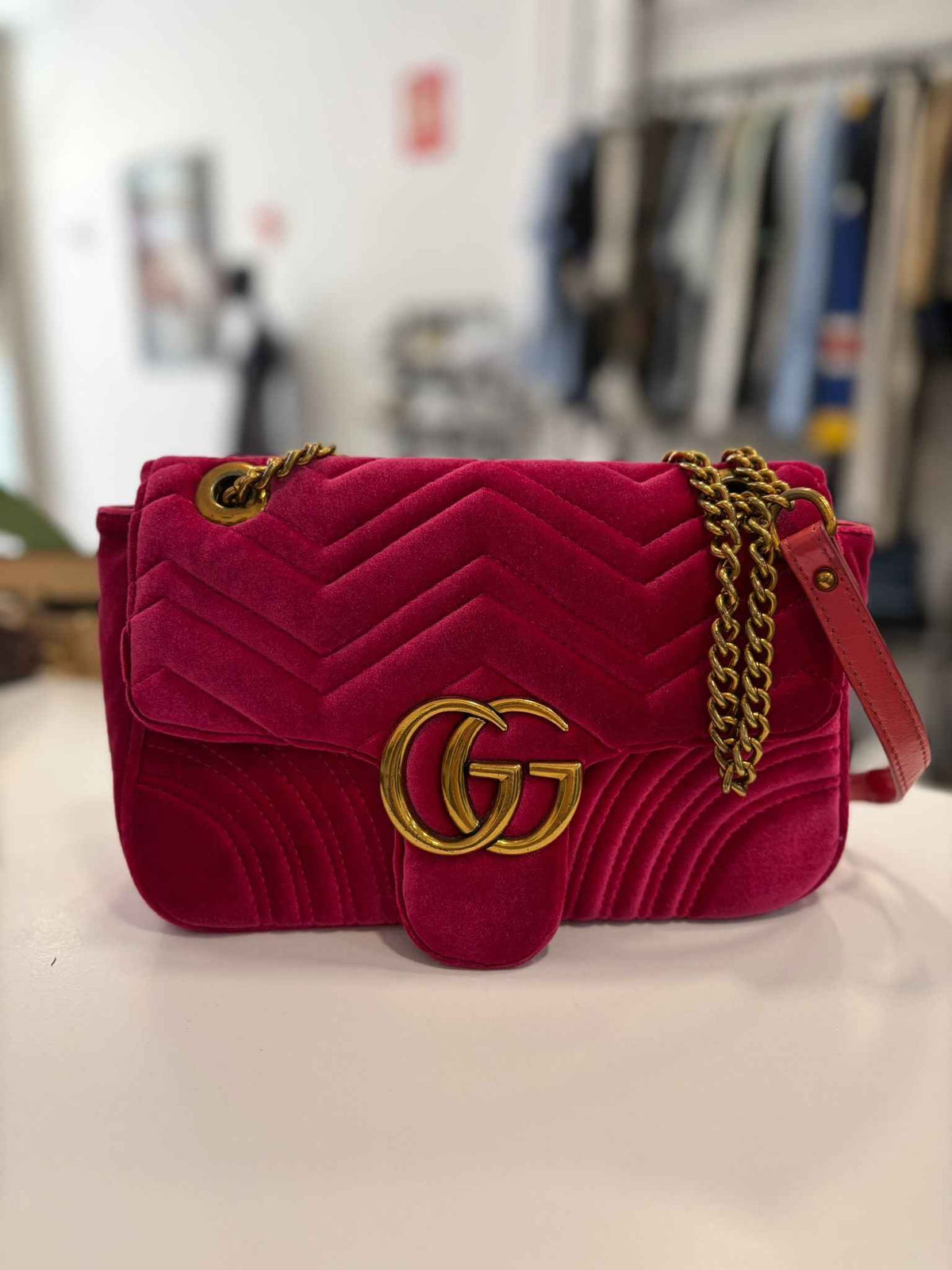 Bolso Gucci GG Marmont: Elegancia y Estilo en tu Hombro