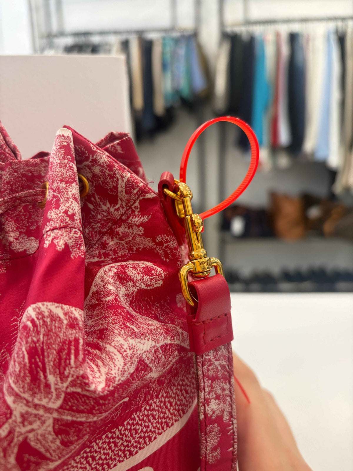 Bolso Bucket Bag Dior Toile Jouy Rosa: Elegancia y Estilo para Cada Ocasión