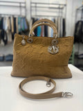 Bolso Lady Dior Cannage: Elegancia y Versatilidad para Cada Ocasión