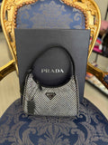Minibolso de Hombro Prada Re-Edition 2000: Elegancia y Estilo Atemporal