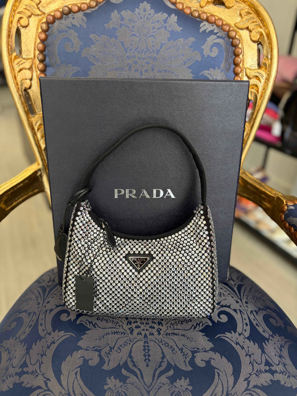 Minibolso de Hombro Prada Re-Edition 2000: Elegancia y Estilo Atemporal